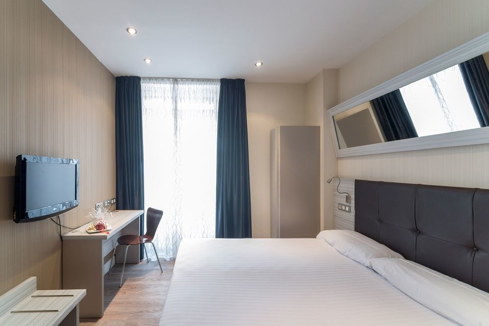 Petit Palace Puerta del Sol Madrid Esterno foto